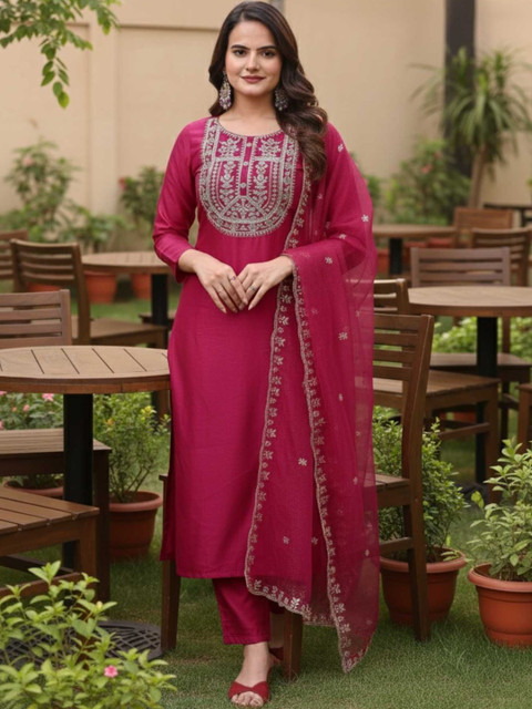 DAMAAR TEXTILE Women Ethnic Motifs Embroidered Regular Thread Work Kurta with Trousers & With Dupatta