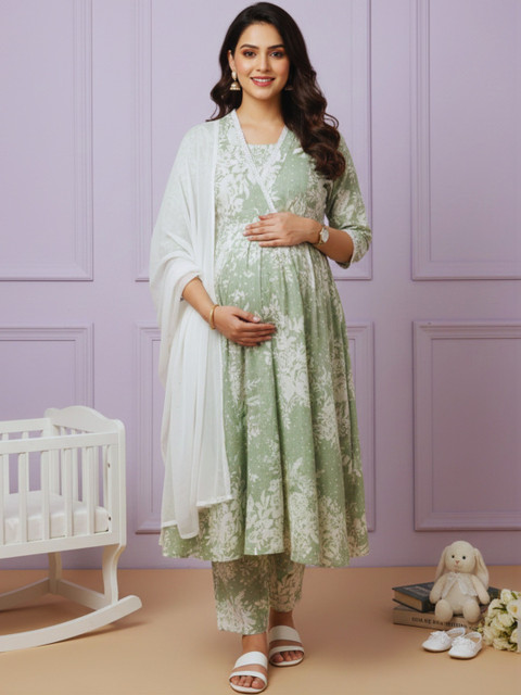 DUMMY SHAPE Women Floral Printed Empire Kurta With Trousers & Dupatta