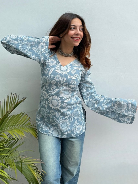 SAICHA Floral Printed V-Neck Kurti