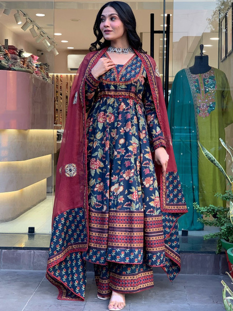 SZN Women Floral Printed Empire Kurta with Trousers & With Dupatta