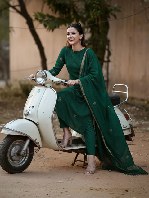 KALINI Women Ethnic Motifs Embroidered Regular Thread Work Kurta with Trousers & With Dupatta - Image 4