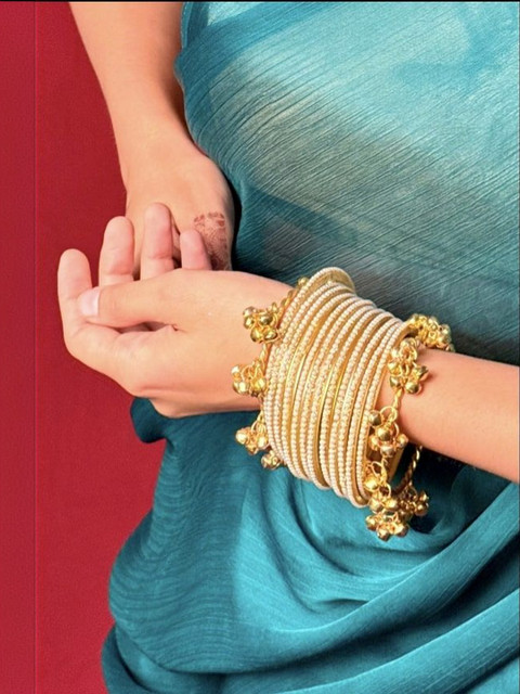 Janpath Online Set Of 14 Embellished Ghunghroo Bangles