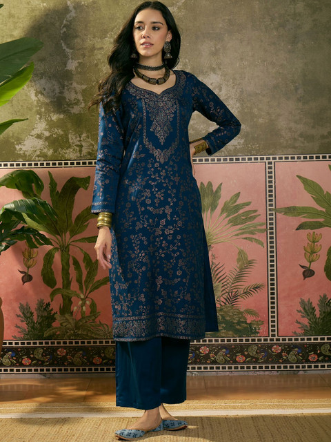 Sangria Women Ethnic Motifs Printed Regular Velvet Kurta with Trousers