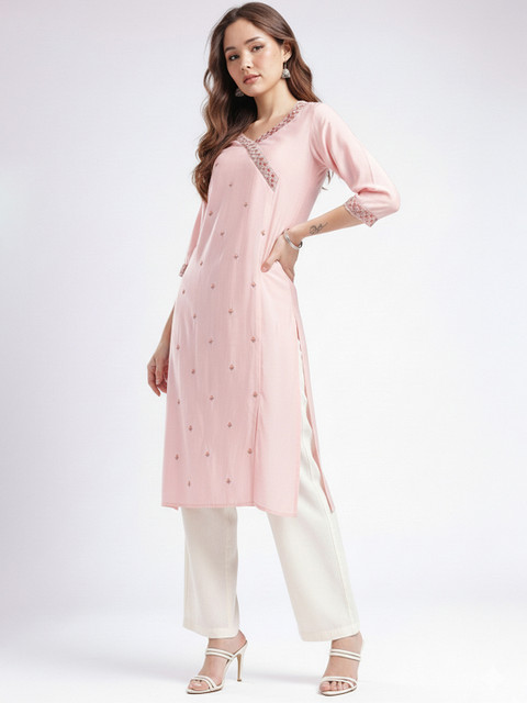 fusion by glitchez Floral Embroidered Kurta