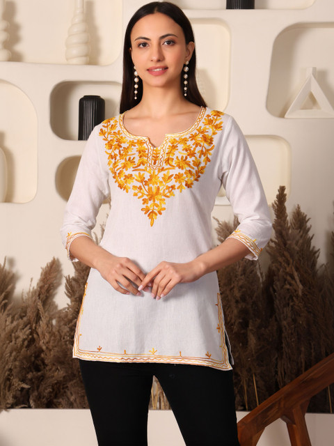 Taziraa Floral Embroidered V-Neck Thread Work Pure Cotton Blend Thread Work Kurti