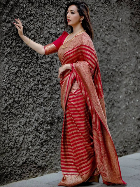 Urban Pallu Woven Design Zari Silk Blend Handloom fwd Saree