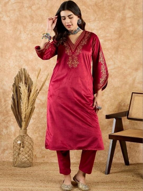 Winter Printed Velvet V-Neck Kurta & Trousers Kurta Set