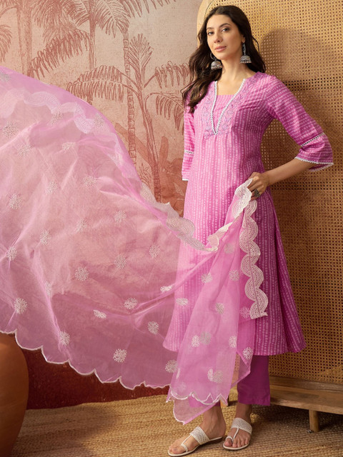 Sangria Printed V-Neck Kurta & Trousers Kurta Set - Image 5