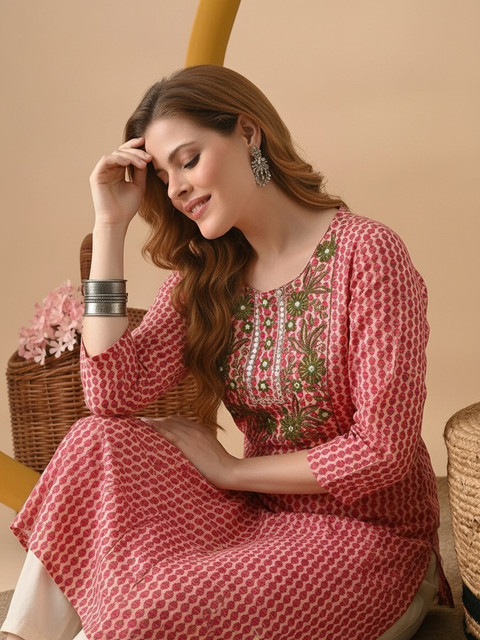 Pjyot by surhi Women Embroidered Thread Work Kurta