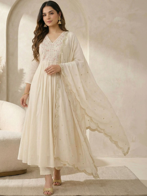 KRISHNA KURTIES Women Floral Embroidered Tiered Thread Work Kurta with Trousers & With Dupatta