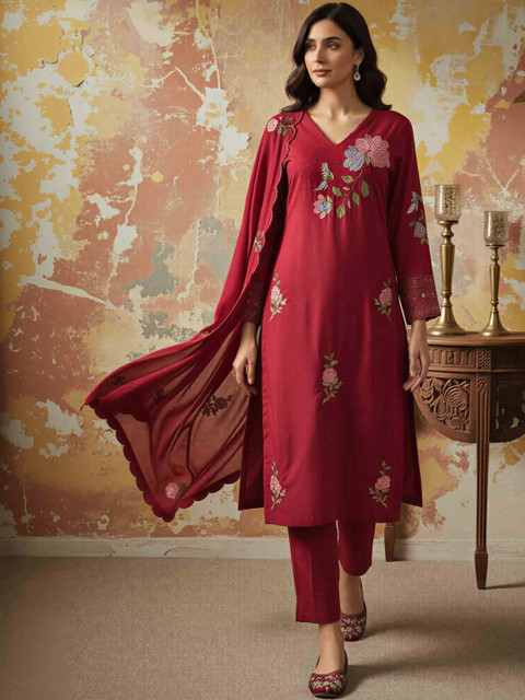 Crown Threads Women Floral Embroidered Regular Thread Work Chanderi Silk Kurta with Trousers & With Dupatta