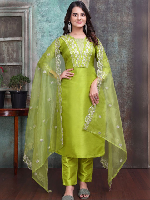 Klotden Women Ethnic Motifs Embroidered Regular Thread Work Kurta with Trousers & With Dupatta