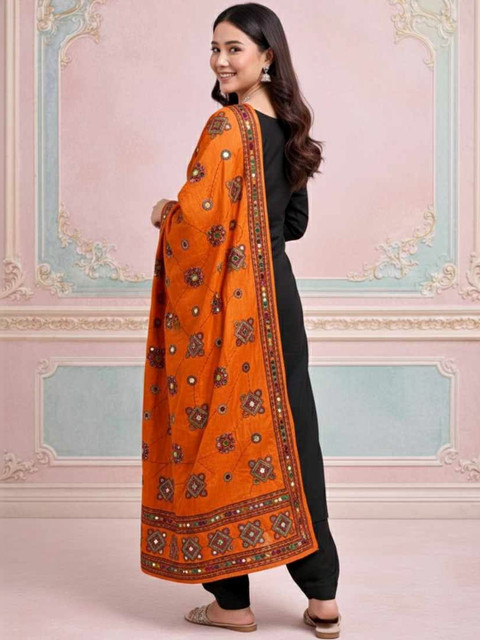 YUGAVEERAA Ethnic Motifs Embroidered Dupatta with Mirror Work - Image 4