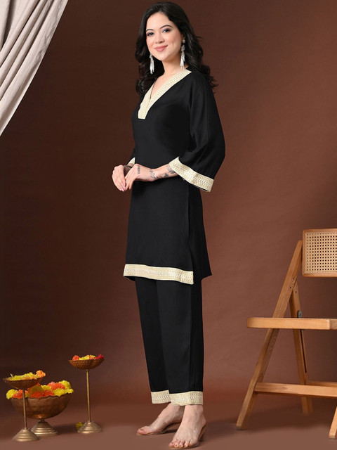 Sangria Yoke Design V-Neck Tunic & Trousers Co-Ords Set - Image 2