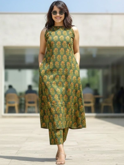 Keitra Women Floral Printed Regular Pure Cotton Kurta with Trousers - Image 4