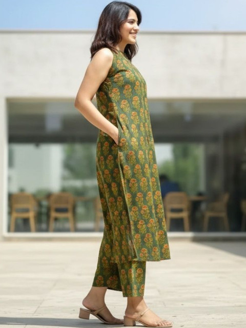 Keitra Women Floral Printed Regular Pure Cotton Kurta with Trousers - Image 3