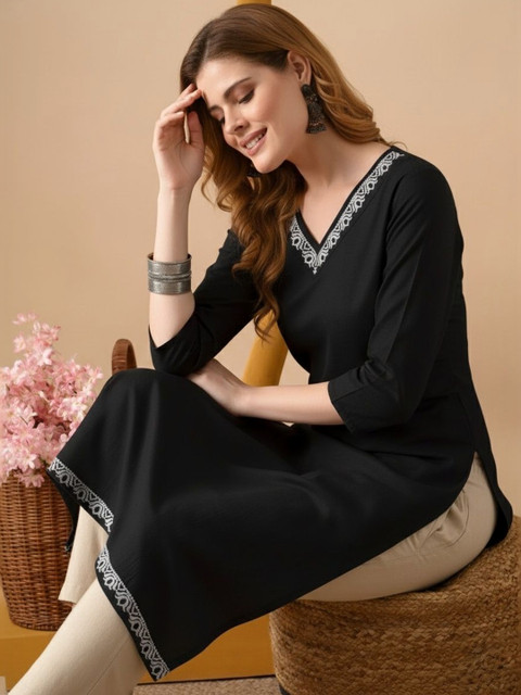 Pjyot by surhi Women Embroidered Thread Work Kurta