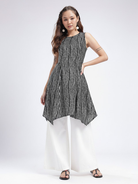 fusion by glitchez Striped Asymmetric Hem A-Line Kurta
