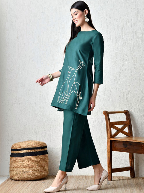 HARIKS Printed Round Neck Tunic & Trousers Co-Ords - Image 7
