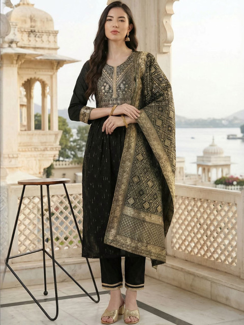 Indo Era Ethnic Motifs Woven Design Dupatta with Zari