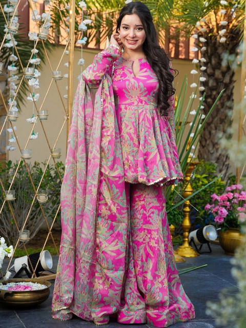 CaniBani Women Floral Printed Regular Gotta Patti Kurta with Palazzos & With Dupatta