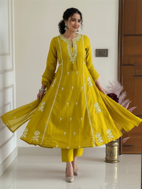 Ecolors Fab Women Ethnic Motifs Embroidered Panelled Thread Work Chanderi Cotton Kurta with Trousers & With