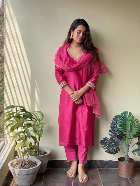 GoSriKi Thread Work V-Neck Straight Kurta with Trousers & With Dupatta