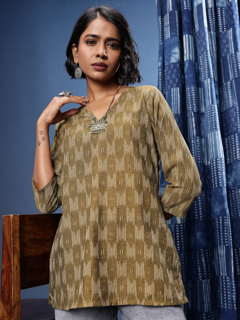 Taavi Geometric Woven Design V-Neck Ikat Crafted Kurti