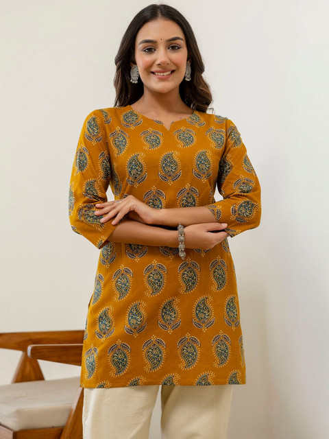 HERE&NOW Paisley Printed V-Neck Pure Cotton Kurti