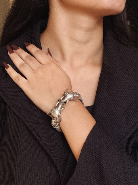 Hardin Style Silver-Plated Bangle