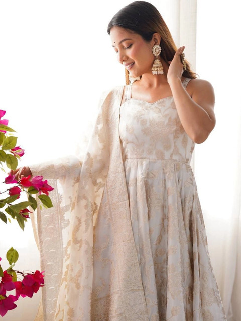 all about you Women Ethnic Motifs Regular Kurta with Trousers & With Dupatta - Image 5