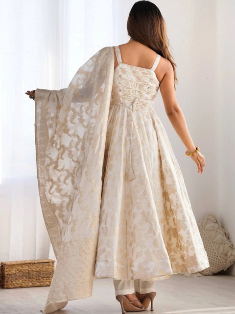 all about you Women Ethnic Motifs Regular Kurta with Trousers & With Dupatta - Image 6