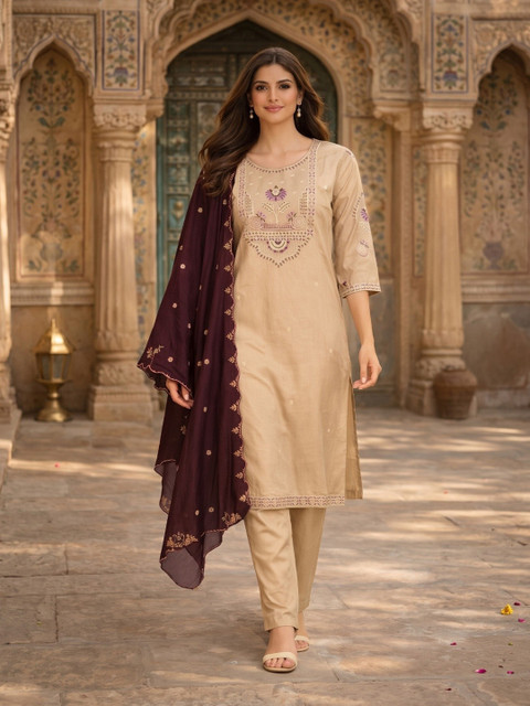 INNAAYA FASHION Women Ethnic Motifs Embroidered Regular Thread Work Kurta Set