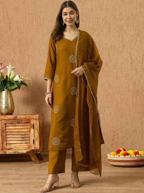 SOURAGYA Women Ethnic Motifs Embroidered Regular Kurta with Trousers & With Dupatta