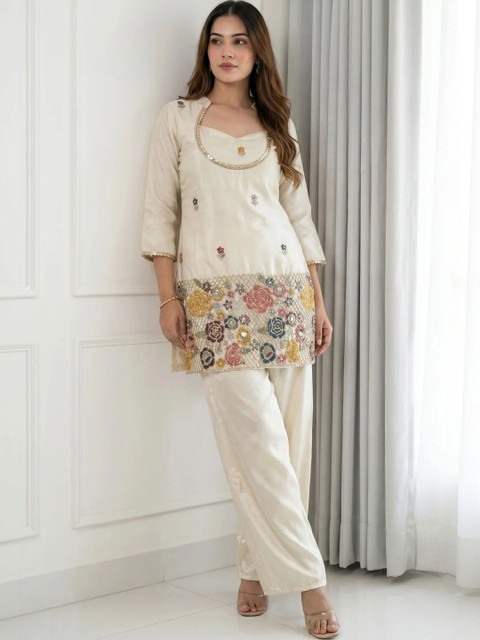 KOTRONS Women Floral Embroidered Regular Thread Work Kurta with Palazzos - Image 5