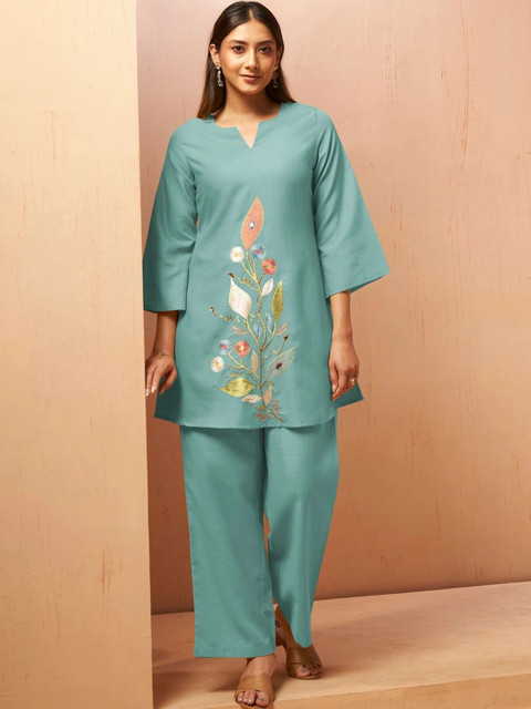 DRESOUL Indigo Embroidered Tunic with Palazzos - Image 4