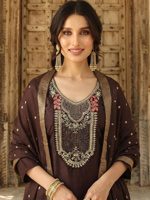 SDK FASHION Women Ethnic Motifs Embroidered Regular Thread Work Kurta with Trousers & With Dupatta