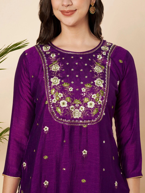 rarethread Women Embellished Thread Work Kurta - Image 2