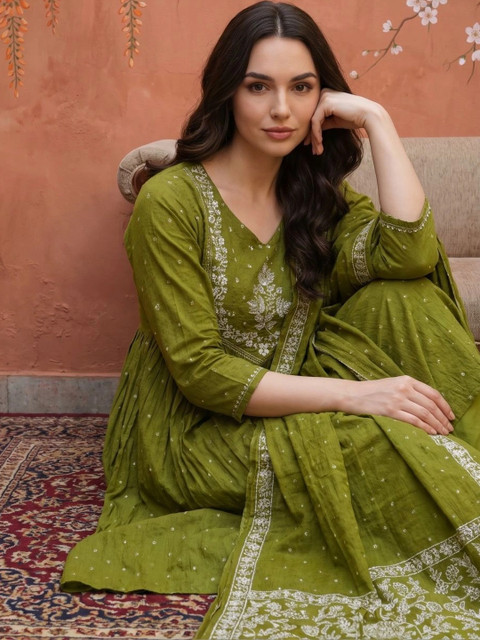 Sangria Women Floral Embroidered Regular Thread Work Kurta with Trousers & With Dupatta - Image 4