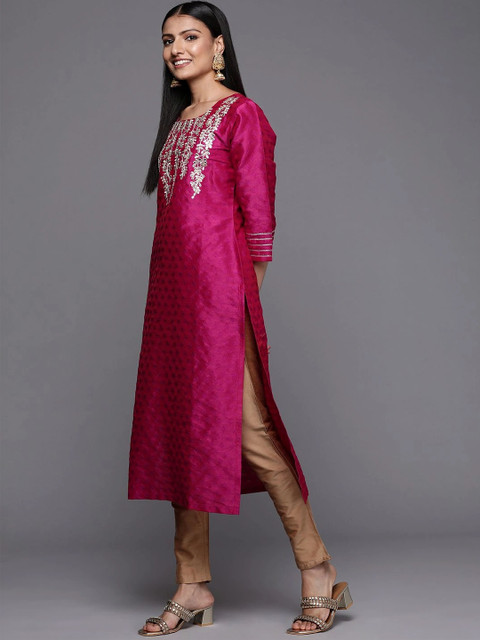 KSUT Women Embroidered Thread Work Jacquard Kurta - Image 3