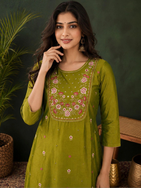 rarethread Women Embroidered Thread Work Floral Kurta - Image 2