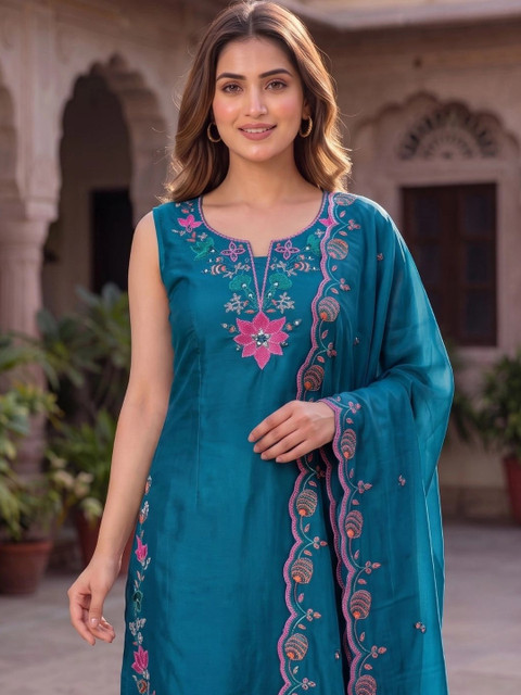 HERE&NOW Women Ethnic Motifs Embroidered Regular Mirror Work Pure Silk Kurta with Palazzos & With Dupatta - Image 7