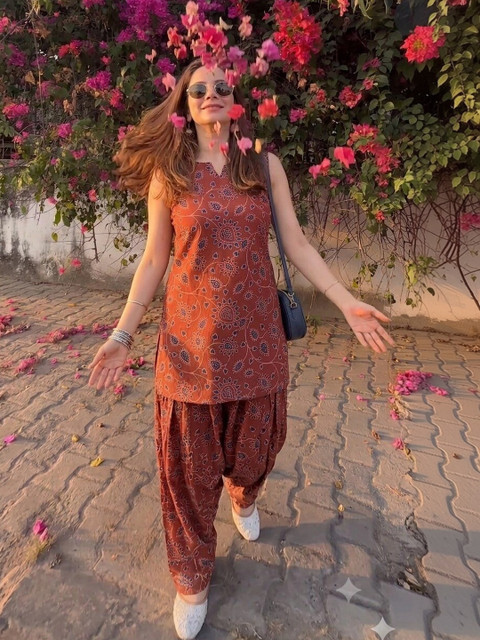MANOJAVA Women Floral Printed Regular Pure Cotton Kurti with Salwar - Image 3