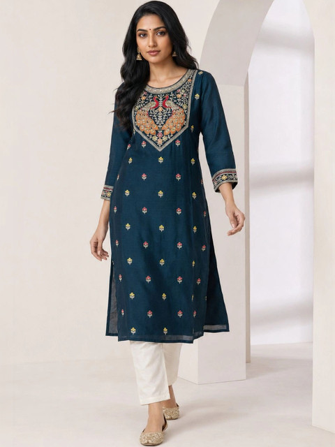 rarethread Women Embellished Thread Work Kurta