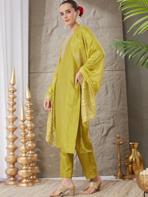 Excessive Women Ethnic Motifs Embroidered Regular Thread Work Kurta with Trousers & With Dupatta - Image 2