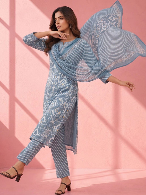 SACi Women Floral Printed Regular Thread Work Pure Cotton Kurta with Trousers & With Dupatta