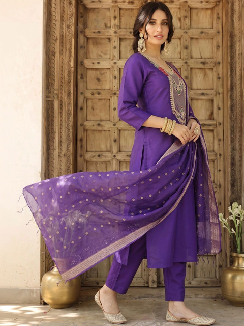SDK FASHION Women Ethnic Motifs Embroidered Regular Thread Work Kurta with Trousers & With Dupatta - Image 5