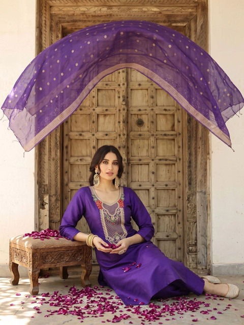 SDK FASHION Women Ethnic Motifs Embroidered Regular Thread Work Kurta with Trousers & With Dupatta - Image 3