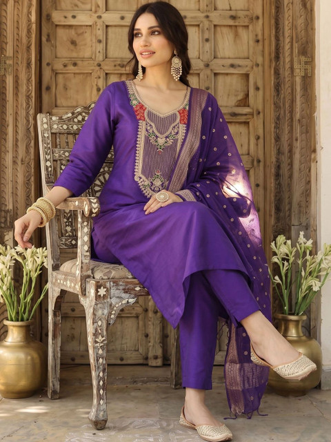 SDK FASHION Women Ethnic Motifs Embroidered Regular Thread Work Kurta with Trousers & With Dupatta - Image 4