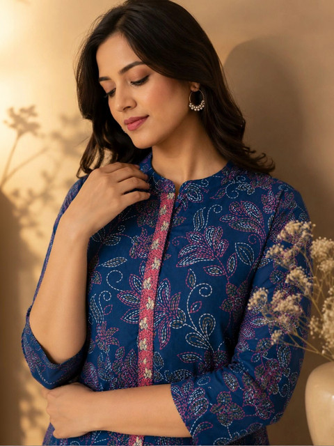 Araaha Women Floral Printed Indie Prints Kurta - Image 5